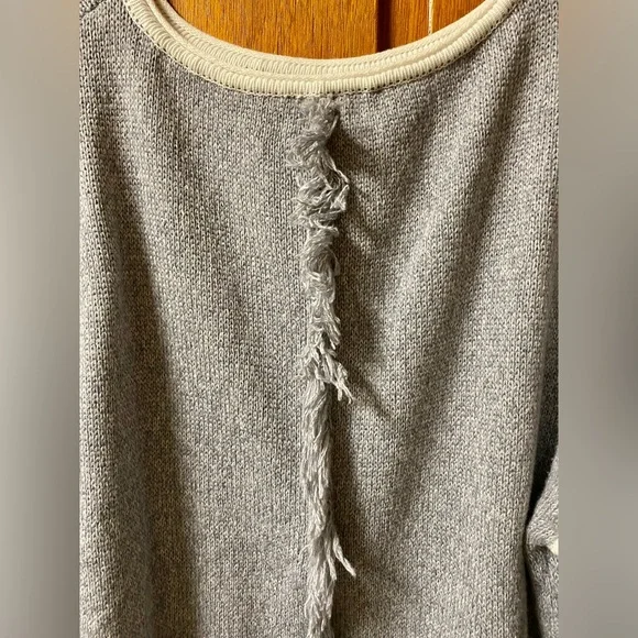 MsDressly Size XL Women’s Sweater with Fringe accent NWOT. - Picture 6 of 8